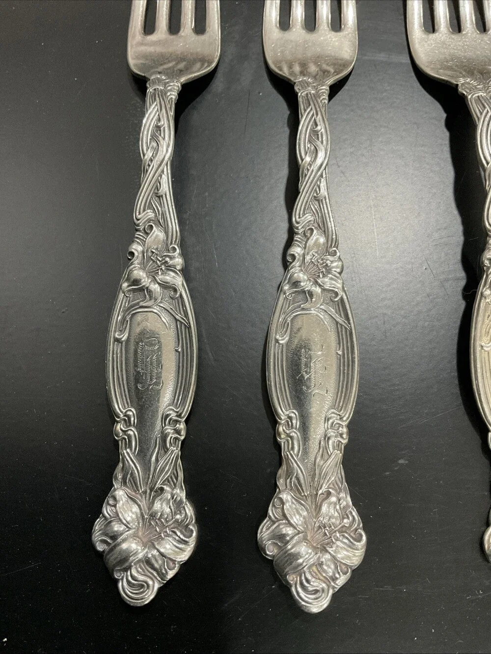 ONE International Silver Frontenac Dinner Fork 7 1/8